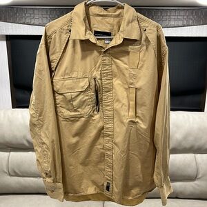 Y2K vintage ROCAWEAR shirt. XL